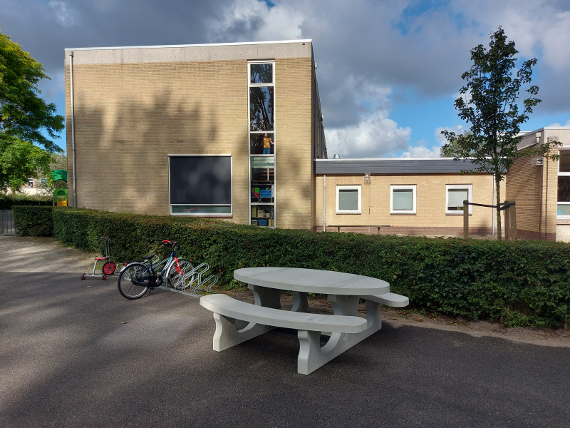 Dr. A. van Voorthuijsenschool, Stichting Spaarnesant uit Haarlem