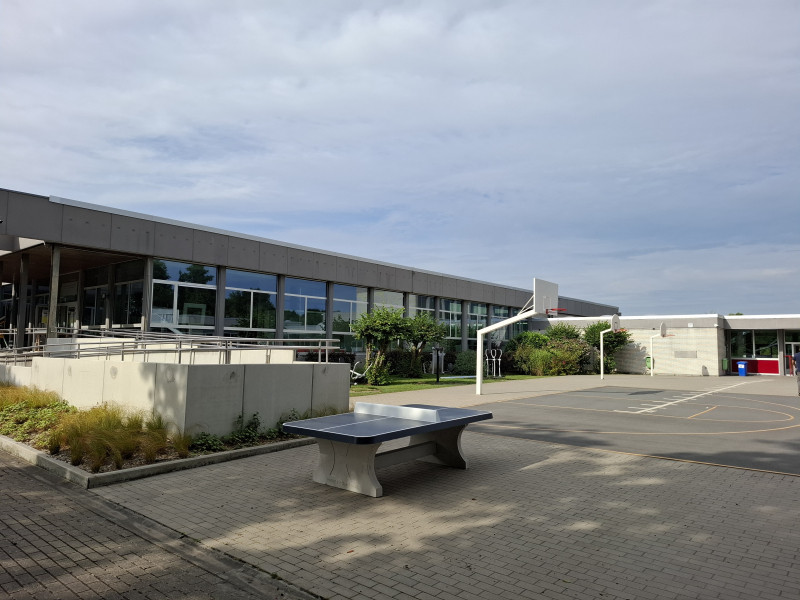 Lycée Charles Plisnier uit Saint-Ghislain